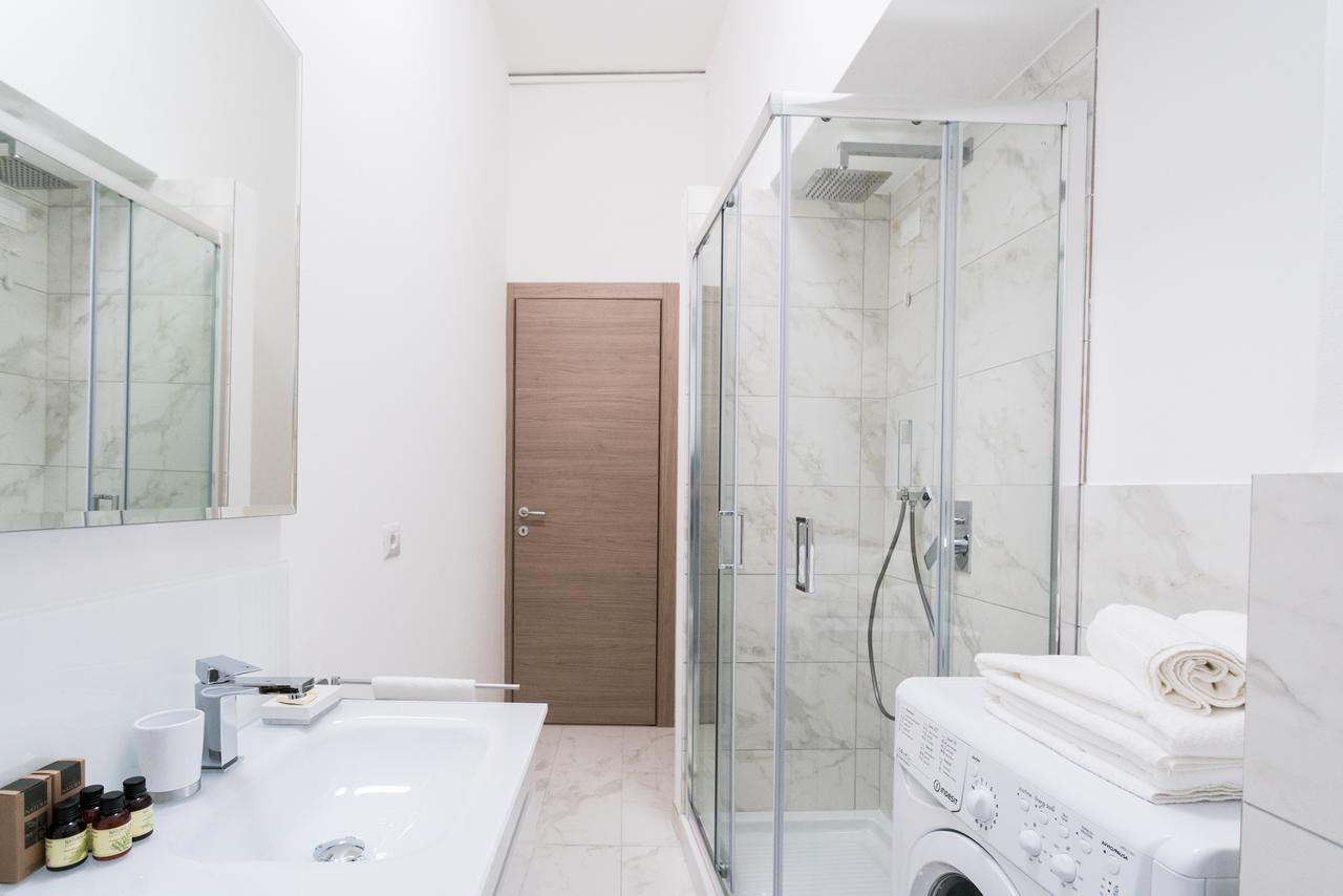 Central & Modern Apartment By Rent All โกโม ภายนอก รูปภาพ