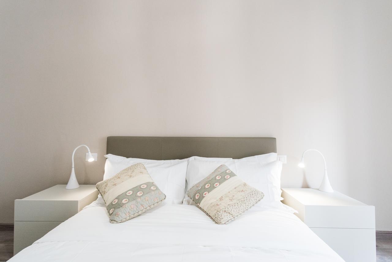 Central & Modern Apartment By Rent All โกโม ภายนอก รูปภาพ
